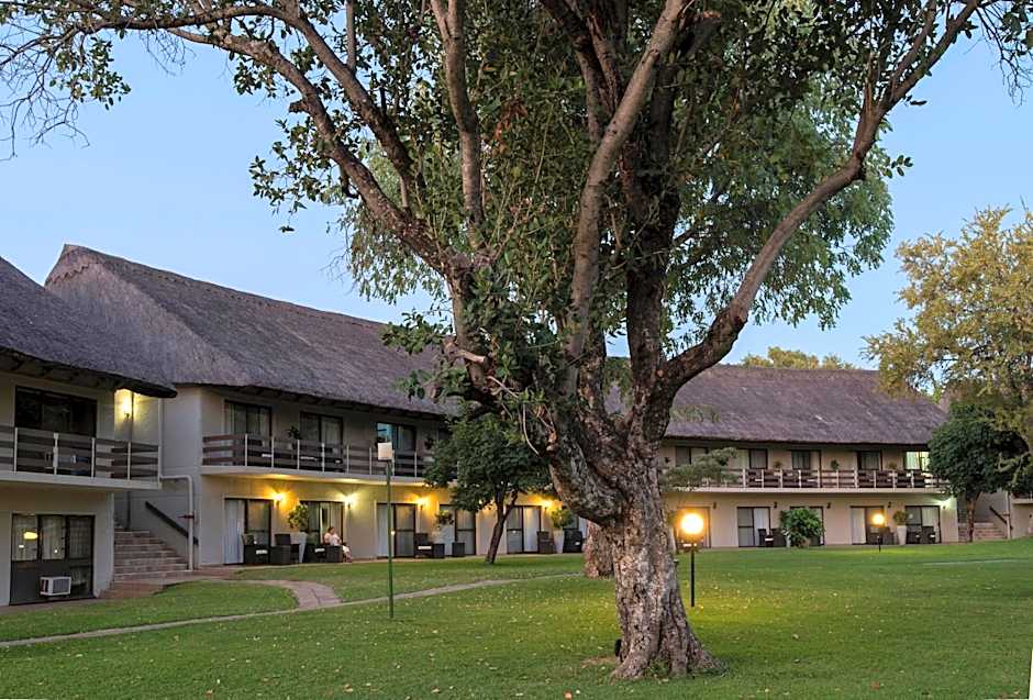 Azambezi River Lodge