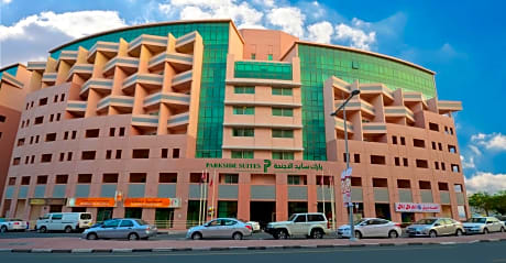 Parkside Suites Discovery Gardens