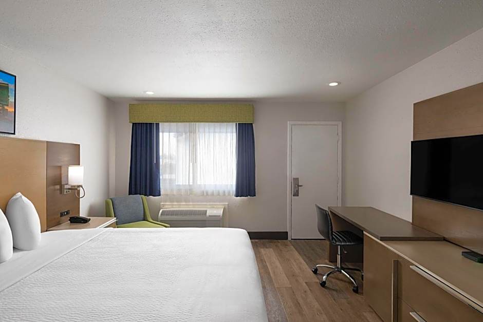 Days Inn by Wyndham Monterey Downtown