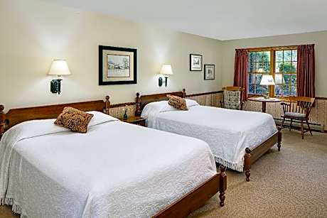 Deluxe Queen Room with Two Queen Beds