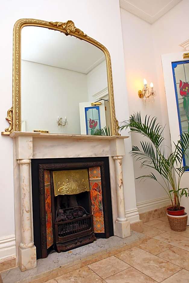 Gatwick Cambridge Hotel