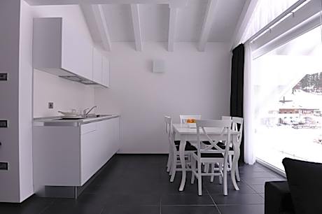 Two-Bedroom Apartment (4 Adults)