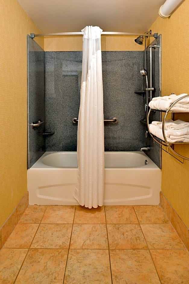 Holiday Inn Martinsburg By IHG