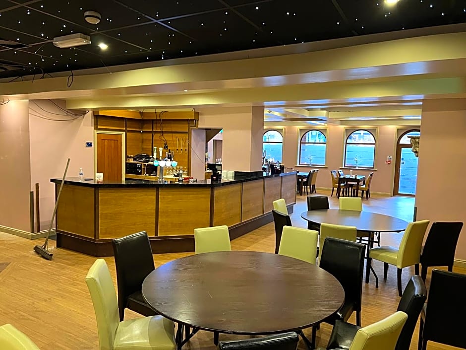 Southport Metro Hotel