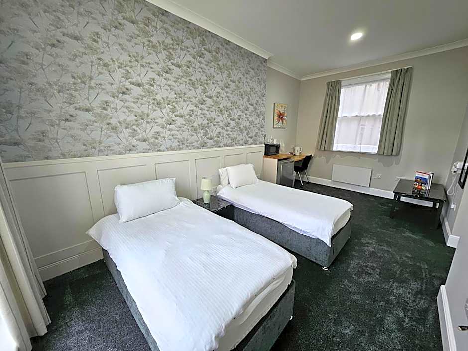 New County Hotel by RoomsBooked