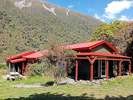 Rata Lodge Accommodation