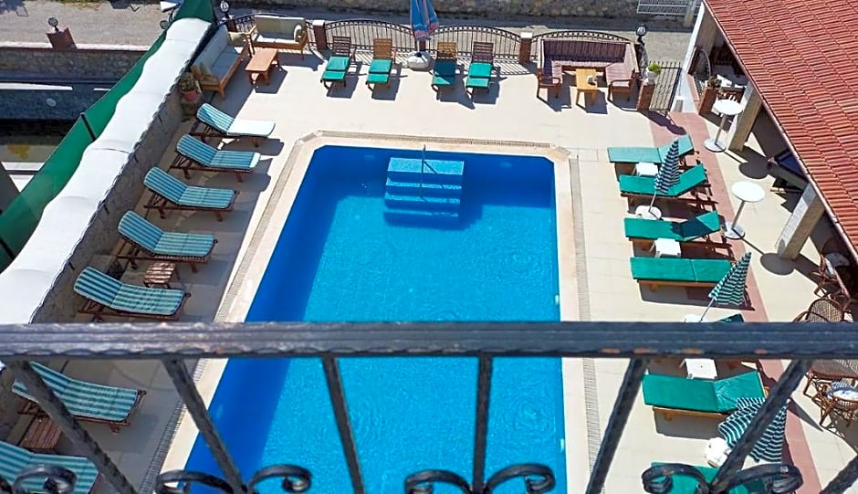 California Apart Hotel