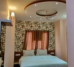 FabHotel Deepak Palace - Assi Ghat