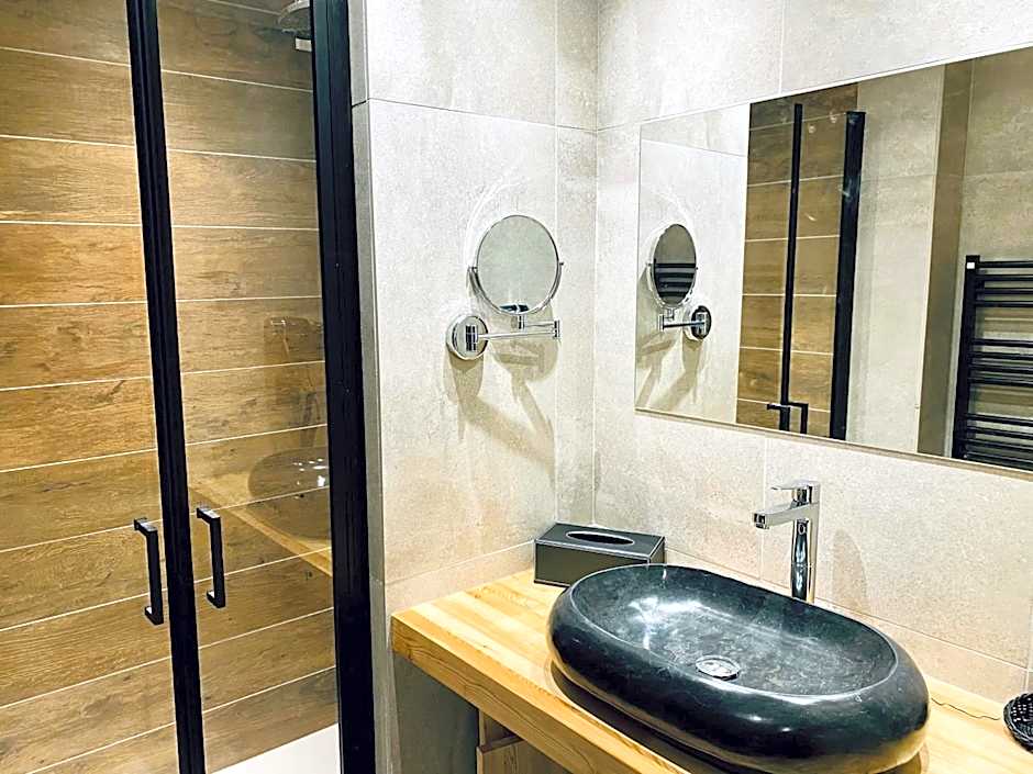 Logis Hôtel & Spa Les Autanes