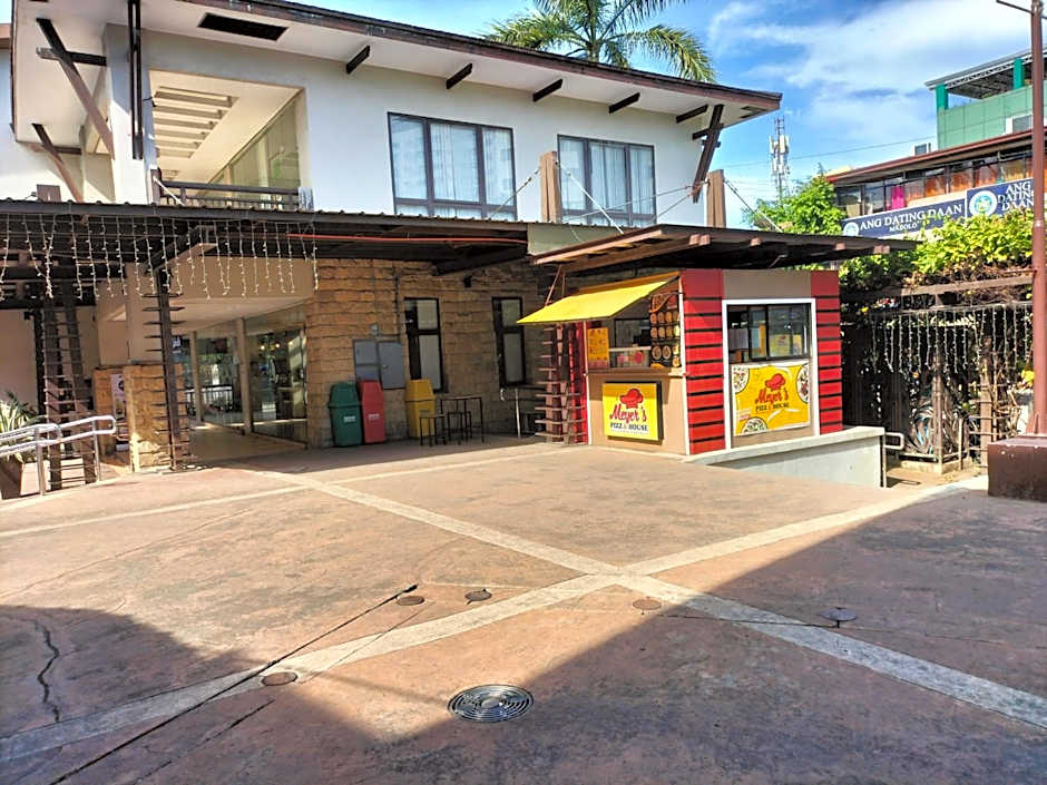 Cozy 1233 the persimmon studio near sm and ayala