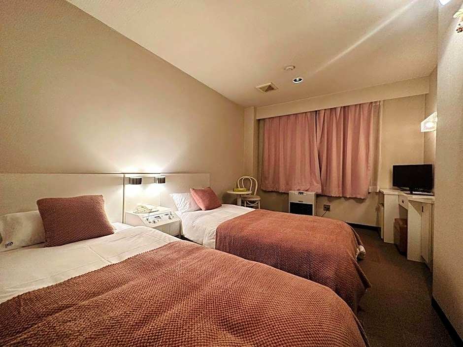 Hotel Justice - Ski IN Ski OUT - Private bathroom, next to the ski lift station