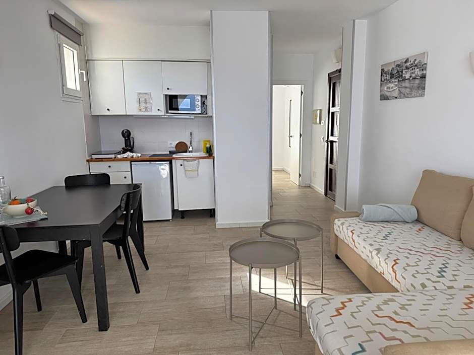 Orange Colom - Seaside Apartments