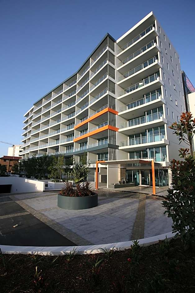 Silvershore Apartments on the Broadwater