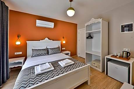 Double Room with Balcony and Sea View