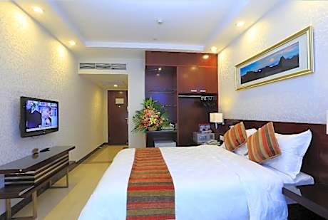 Queen Bed No Windows Non-Smoking