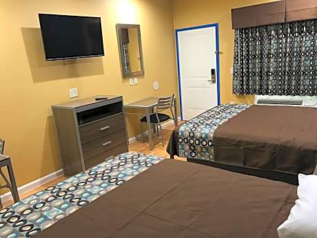 Deluxe Queen Room - Non-Smoking