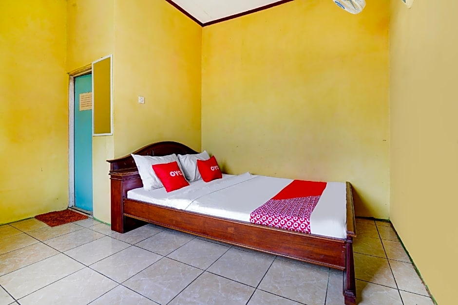 Vaccinated Staff - OYO II3676 Wisma Al-fahmi Syariah