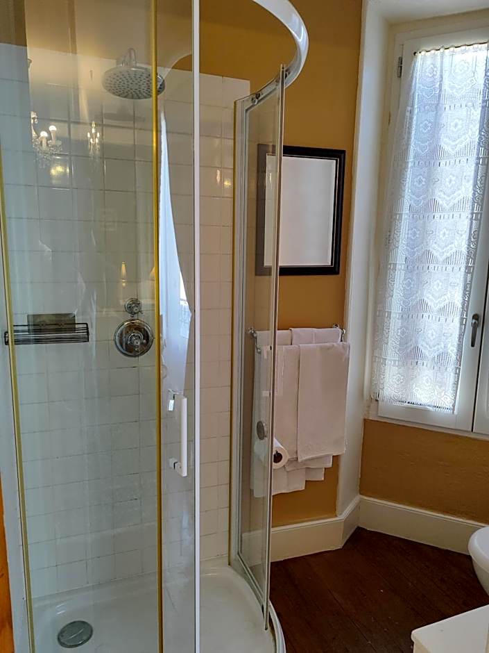 L'Entrée Chambres d'Hôtes Bar & Restaurant