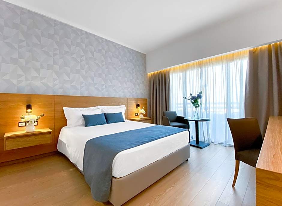 Ajax Hotel