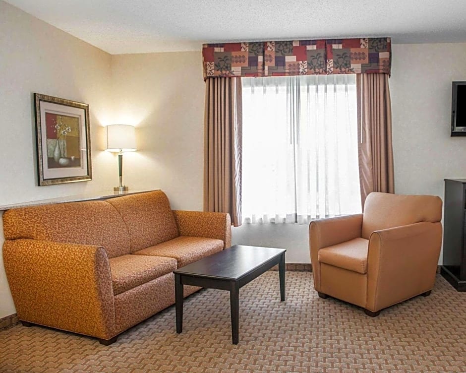 Comfort Suites Southport