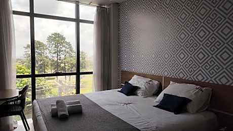 Assay Plaza Hotel