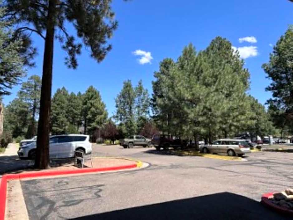 GreenTree Inn & Suites Pinetop