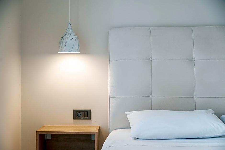 Sonia Hotel & Suites - Adults Only