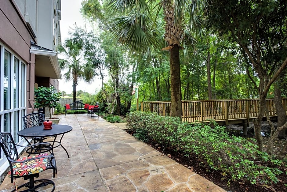 Holiday Inn Express Hotel & Suites Charleston-Ashley Phosphate, an IHG Hotel