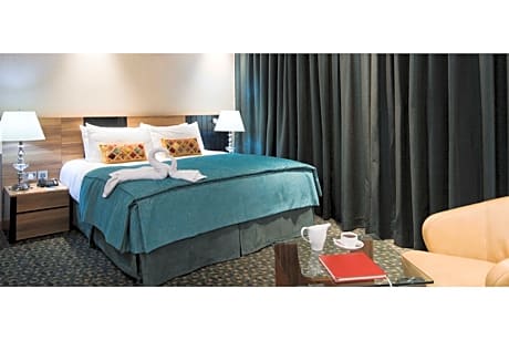 CRYSTAL SUITE ONE BEDROOM