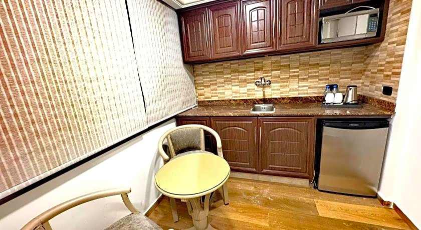 Queens Suite Hotel