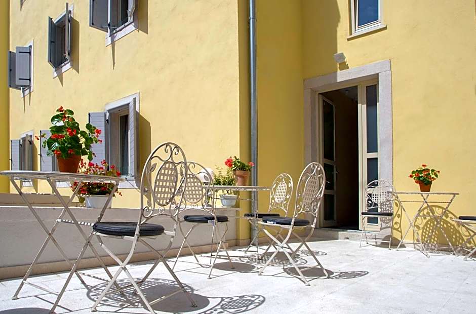 Aspalathos Residence