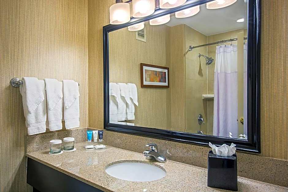 Crowne Plaza Newark Airport By IHG