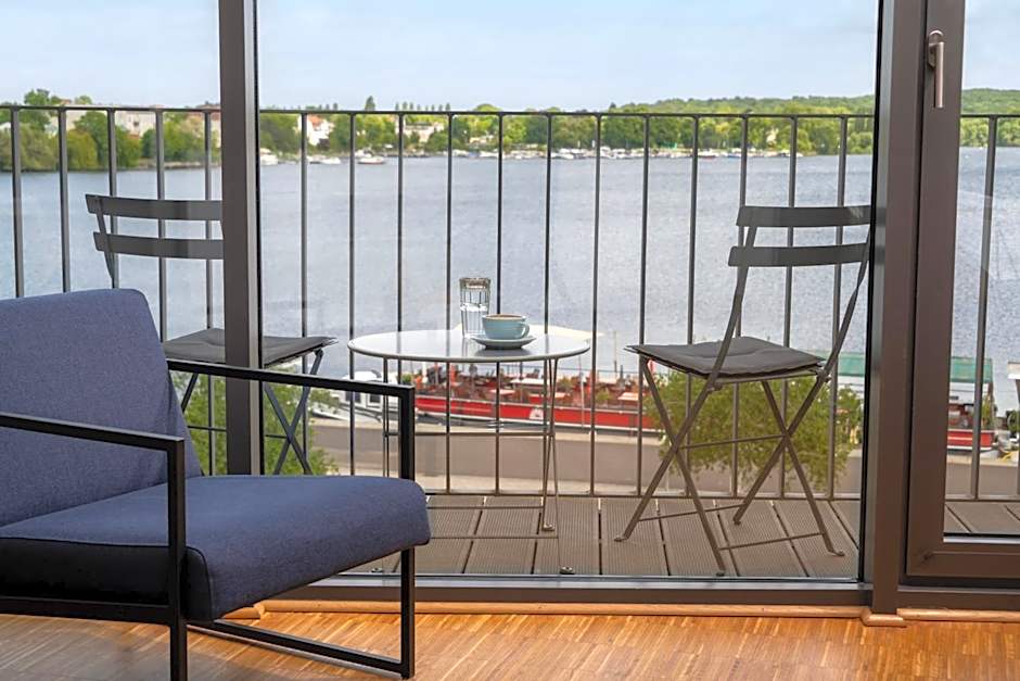 Waveboard Hotel & Boardinghouse