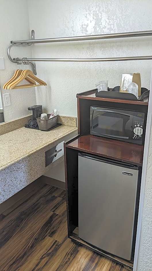 Hillcrest Inn & Suites Ozona