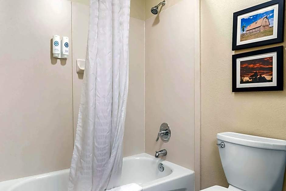 Comfort Inn & Suites Near University of Wyoming