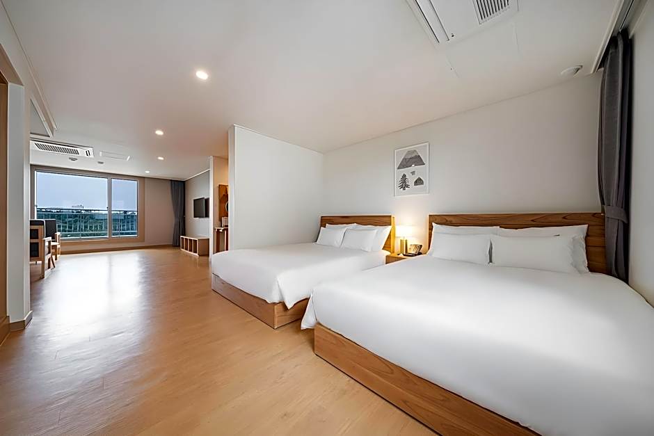 Heyy Seogwipo Hotel