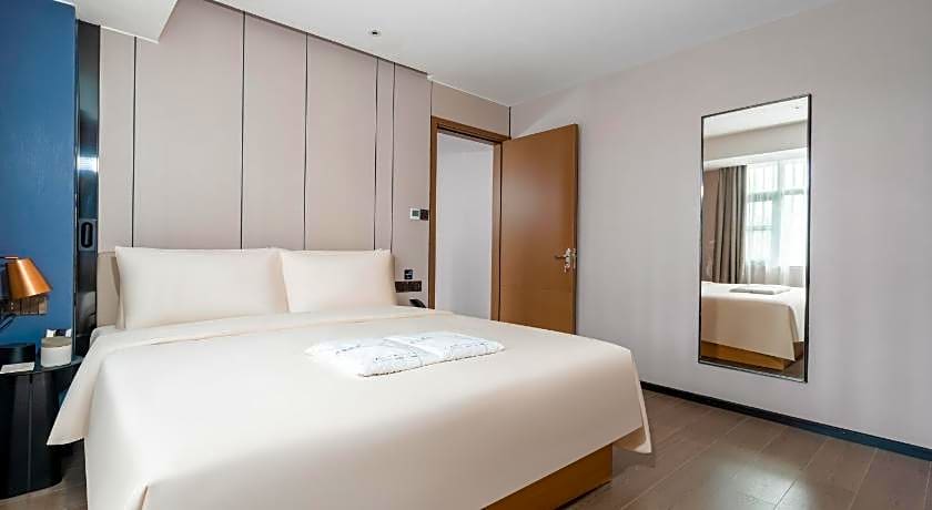 Atour X Hotel Zhuhai Gongbei Port High-speed Railway Station