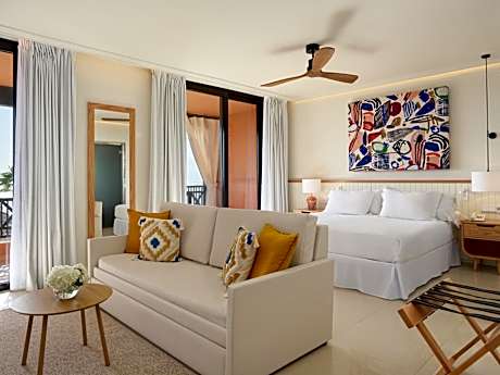 Junior Suite (2 Adults + 2 Children )