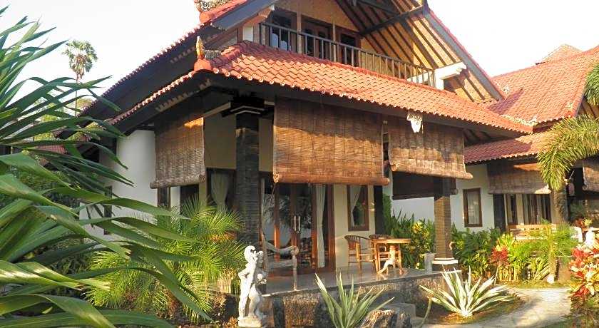 Tradisi Beach Front Villas