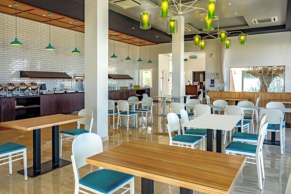 Park Inn by Radisson Hotel and Residence Duqm