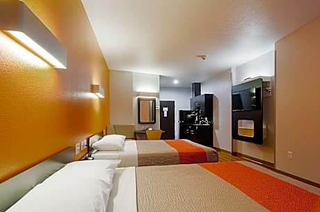 Deluxe Queen Room with Two Queen Beds - Non-Smoking