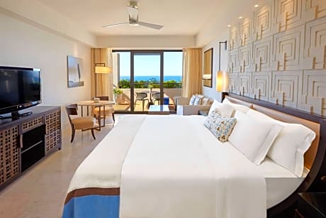 Premium Deluxe Sea View, Guest room, 1 King, Balcony