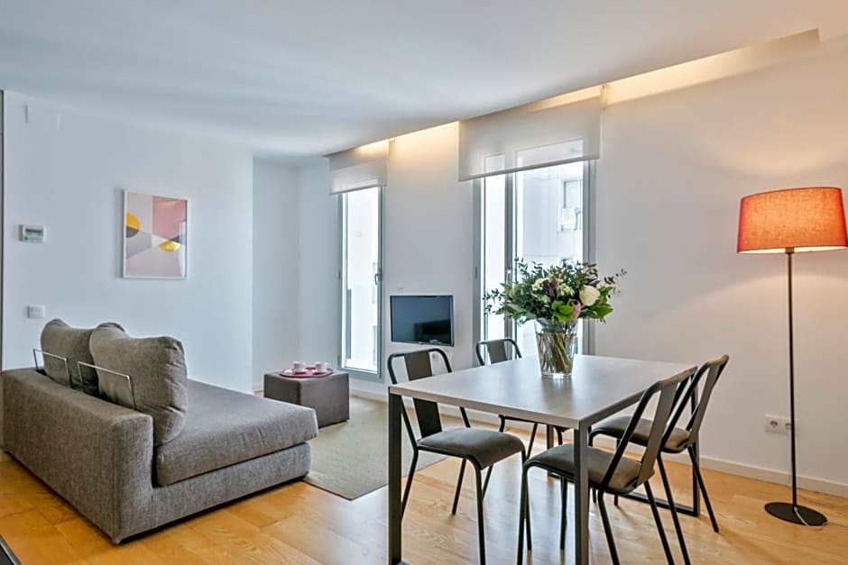 Lugaris Beach Apartments