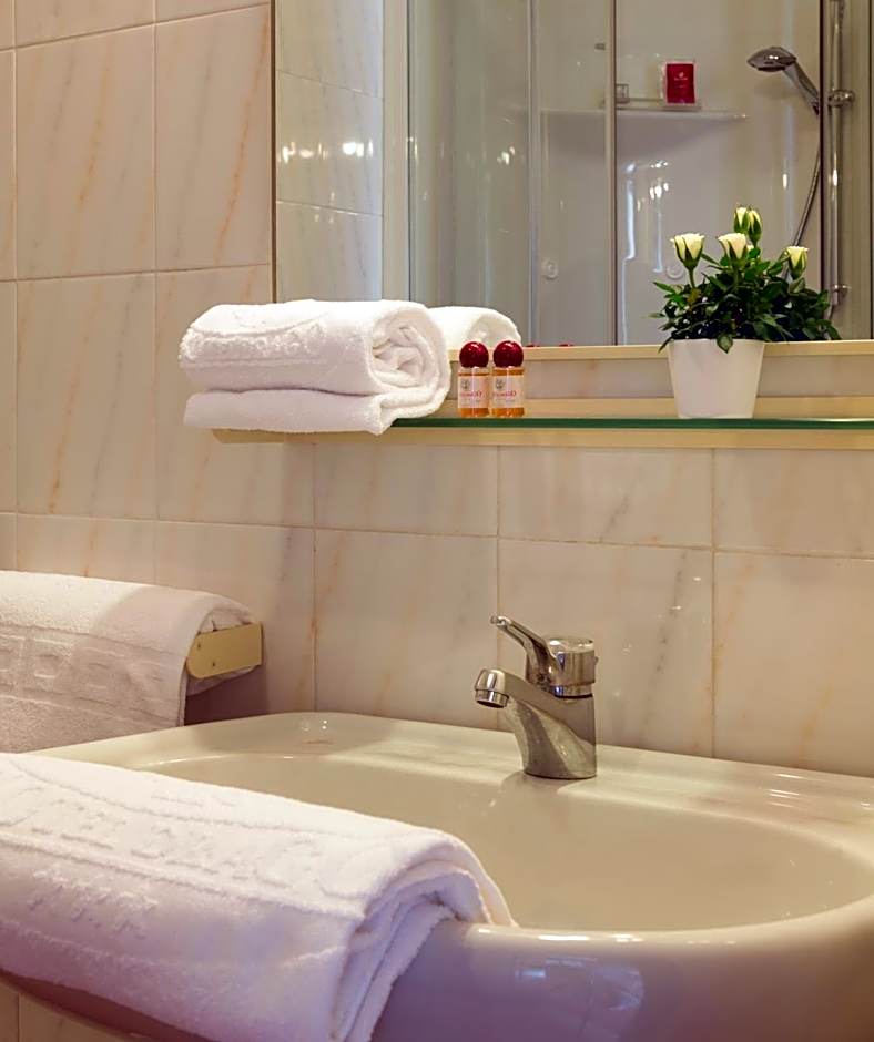 Hotel Drago - Garda Lake Collection