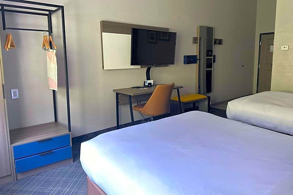 Comfort Inn & Suites Calhoun South