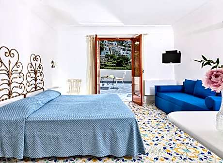 Triple Room with City View