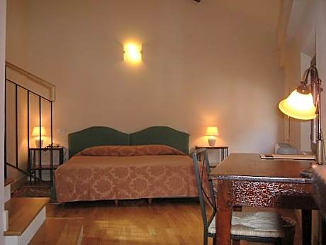 Studio (5 Adults) - Annex