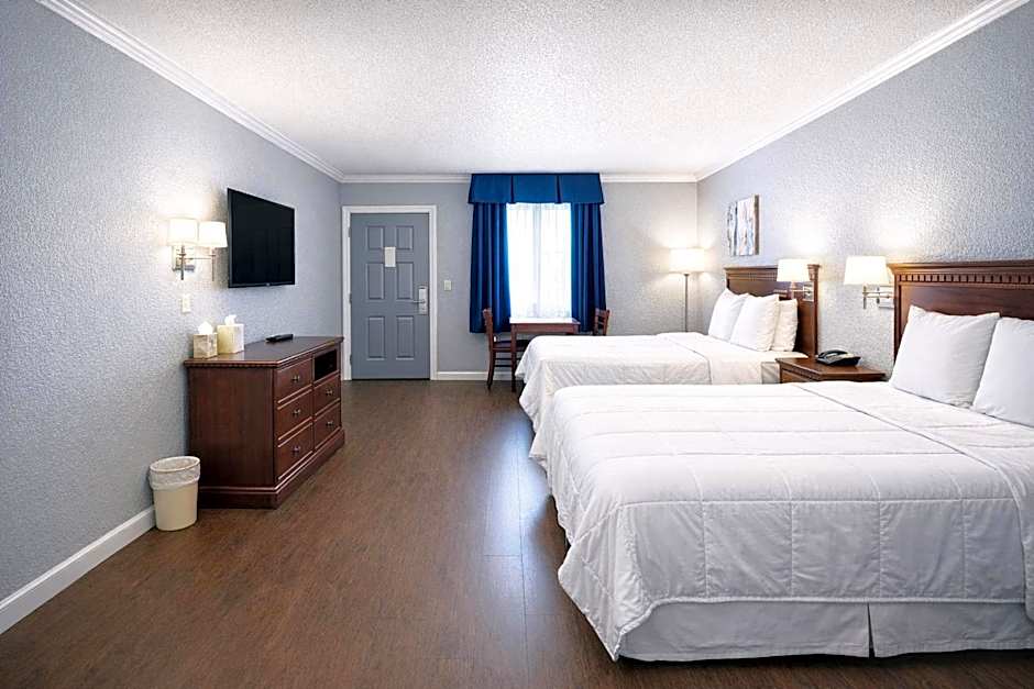Quarters Inn & Suites