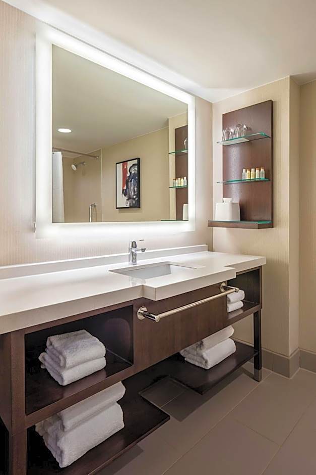 Delta Hotel by Marriott Philadelphia Airport