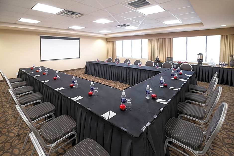 Acclaim Hotel Calgary Airport